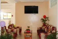 RedDoorz @ LS Suites Poblacion Culasi Antique Hotels in Culasi
