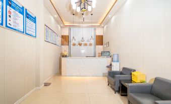 Xinyang Yunzhi Hotel