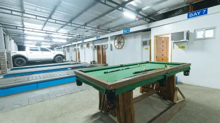 RedDoorz Plus @ Jollydays Hotel Nueva Ecija Отели в г. Нуева-Есиха