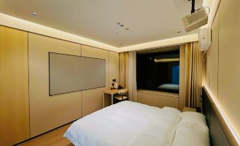 Luoshan Baitao Hotel