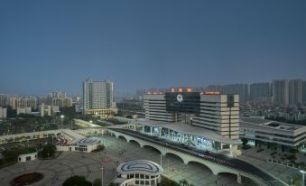 Orange Beihai Railway Station Square Hotel