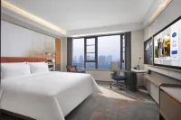 ハンプトンbyヒルトン 武漢華師園北路ホテル Wuhan Polytechnic Architectural Engineering College周辺のホテル