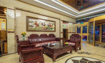 Jiuquan Longding Business Hotel (Zhonggulou Branch, Hantang Food Street)