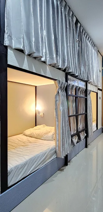 ห้องนอนรวม ชาย