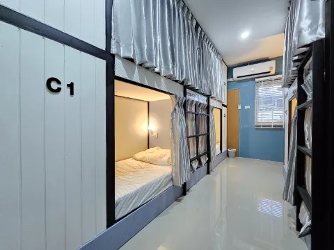 ห้องนอนรวม ชาย