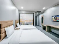 Lushan Wei'ai Theme Hotel Hotels near Caijiapo Bus Passenger Transport Station