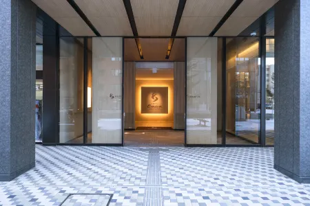 Hotel Emion Sapporo Отели рядом с достопримечательностью «Miyoshi Shrine»
