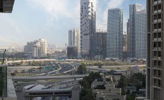 KingSuite | Nightlife | 3min-Tram-away | DXBMarina