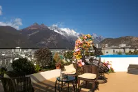 Lijiang Yueshang Snow View Hotel XUE SHAN INN (Old Town Dashuiche Store) Hotels near Viewing Platform of Lion Mountain in Lijiang Ancient Town