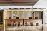 Lan Kwai Fong Garden Hotel
