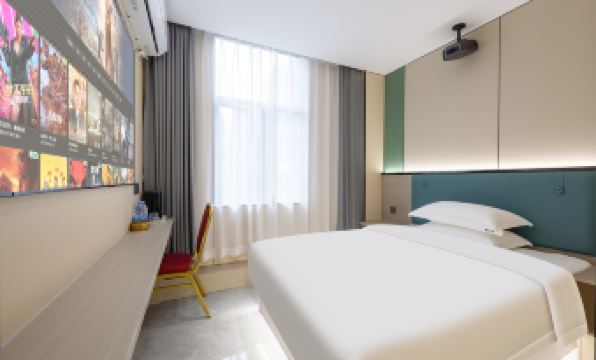 Farmers on Beijing Road pedestrian Street,Guangzhu.Jiangsuo subway station store