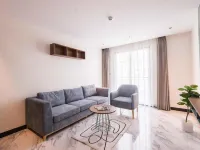 Luxe Paradise Suites Hotel Hoang Cau Hotels near Dong Da