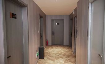 Jifeng Intelligent Audiovisual Hotel