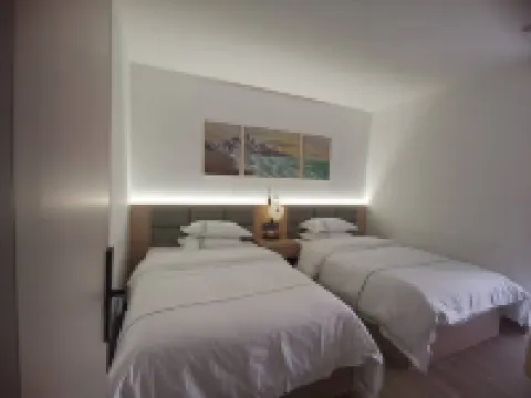 รีสอร์ทน้ำพุร้อนหยุนดวน