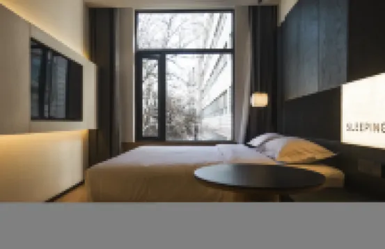 SFEEL Designer Hotel (Kunming Nanping Pedestrian Street)