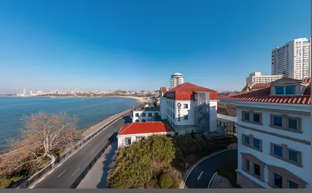 Floral Hotel·Qingdao Dream Ship Scenic Hotel Отели рядом с достопримечательностью «Ocean University of China Calligraphy Institute»