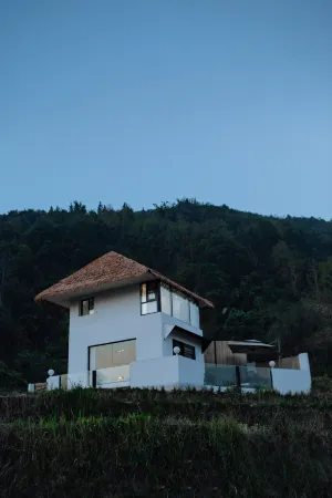 Xunyi · Tianyuan Mountain Residence Отели в г. Цзиньпин