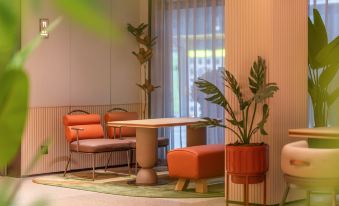 Orange Hotel (Chengdu Wenshuyuan Metro Station)