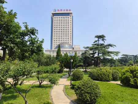 Gulf Hotel Отели рядом с достопримечательностью «Dao'enhu Park»