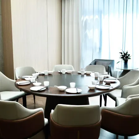 Huanghe Hotel
