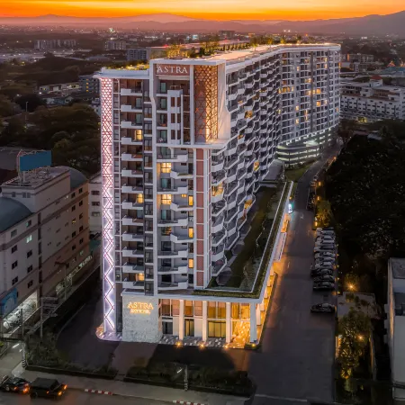 Astra Sky River, Luxury apartment, Top pool