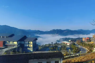 Xiyue Xijiang Hotel (Qianhu Miaozhai West Gate Tourist Service Center) Hotels near Langde Shangzhai - Performance Venue