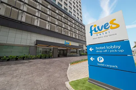 Fives Hotel Johor Bahru City Centre Отели в г. Джохор-Бару