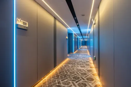 Yueta H E-sports Hotel (Xuyi International Trade Suning Plaza