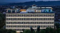 Star of Lijiang · Sun Shine Jinshan View Snow Mountain Panoramic Garden Hotel Hotels near World Heritage Park, Lijiang