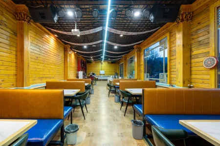 Aral's Star Hotel Отели рядом с достопримечательностью «Pamirs Plateau»