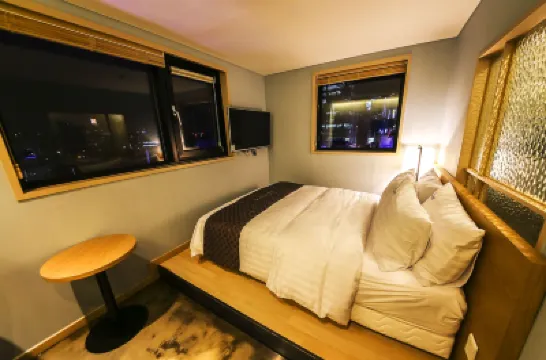 โรงแรมนิวยอร์ก โรงแรมใกล้ตึก 63 ชั้น