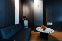 Heishi E-Sports Hotel (Weifang Railway Station Taihua City)