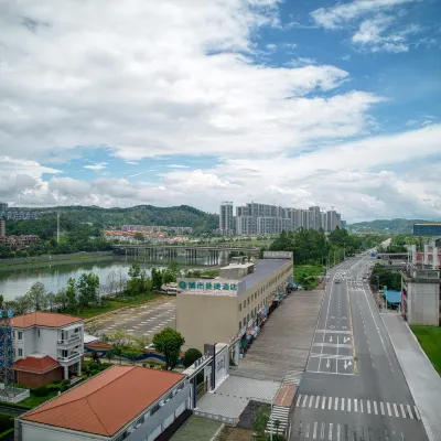 City Comfort Inn Hotel (Shaoguandong Railway Station The History East Street) Hotels near Shaoguan University