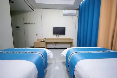 Ejinaqi Tianyi Inn Отели рядом с достопримечательностью «Ceke Port International Cultural Tourism Area»