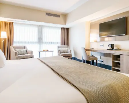 Ilunion Málaga マラガのホテル