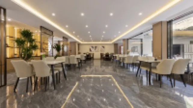 Yunshang Hotel (Huangguoshu Waterfall Scenic Area Branch)