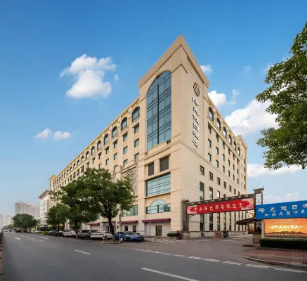 Zhongshan Sunshine Holiday Hotel (Zhongshan Pedestrian Street Xingzhong Plaza Store) Hotel a Zhongshan