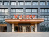 Vienna Hotel (Xuchang East Station Furong Lake Branch) Hotel a Xuchang