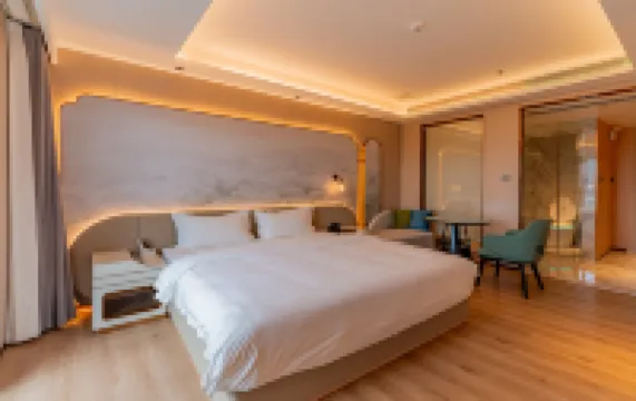 PHOENIX CHENG SHUANG HOTEL