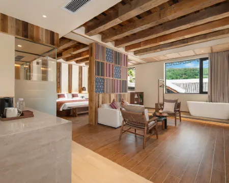 Jiuli Yunqi Homestay Hotels in Pengshui County