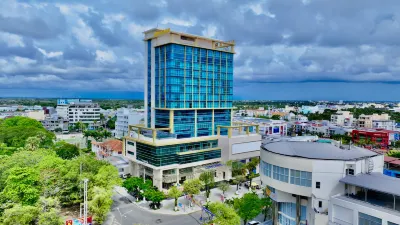 Cosmo Stars Hotel Bac Lieu Отели в г. 