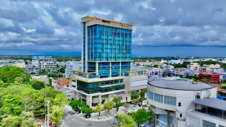 Cosmo Stars Hotel Bac Lieu Отели в г. Phuong 2