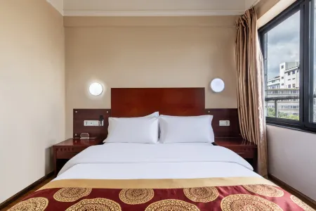 Fangjian Hotel (Kunming Railway Station)