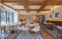 O.LIVE Social (Yangshuo West Street Lijiang Branch)
