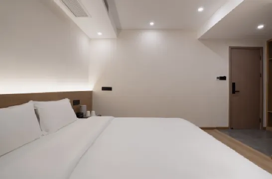 One Six Boutique Hotel Отели рядом с достопримечательностью «CPC Tongliang County Committee Party School»