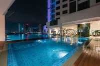 Space Residency Premier Suites Johor Bahru - Pools