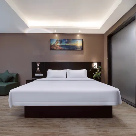 Mileage Hotel (Yulin Hongjin Market Yide Commercial City Branch)