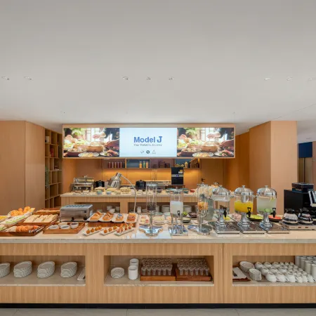 Model J Hotel Jakarta Central Park Отели рядом с достопримечательностью «Торговый центр Central Park»