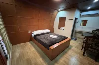 Palm Cabanas Resort Hotels in Magalang