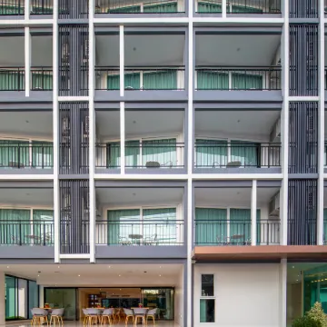 Fourium Pattaya Hotel & Serviced Residence Отели рядом с достопримечательностью «Пирс Бали-Хай»